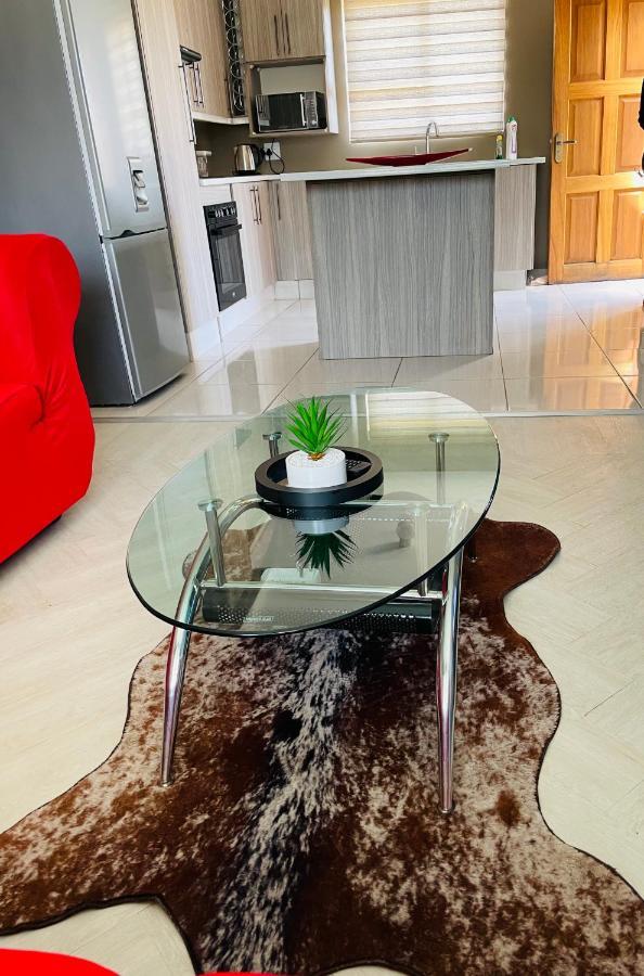 Moh Ville Guest House Масеру Екстер'єр фото